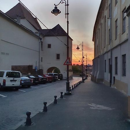 Piazza Grande Apartment Sibiu Esterno foto