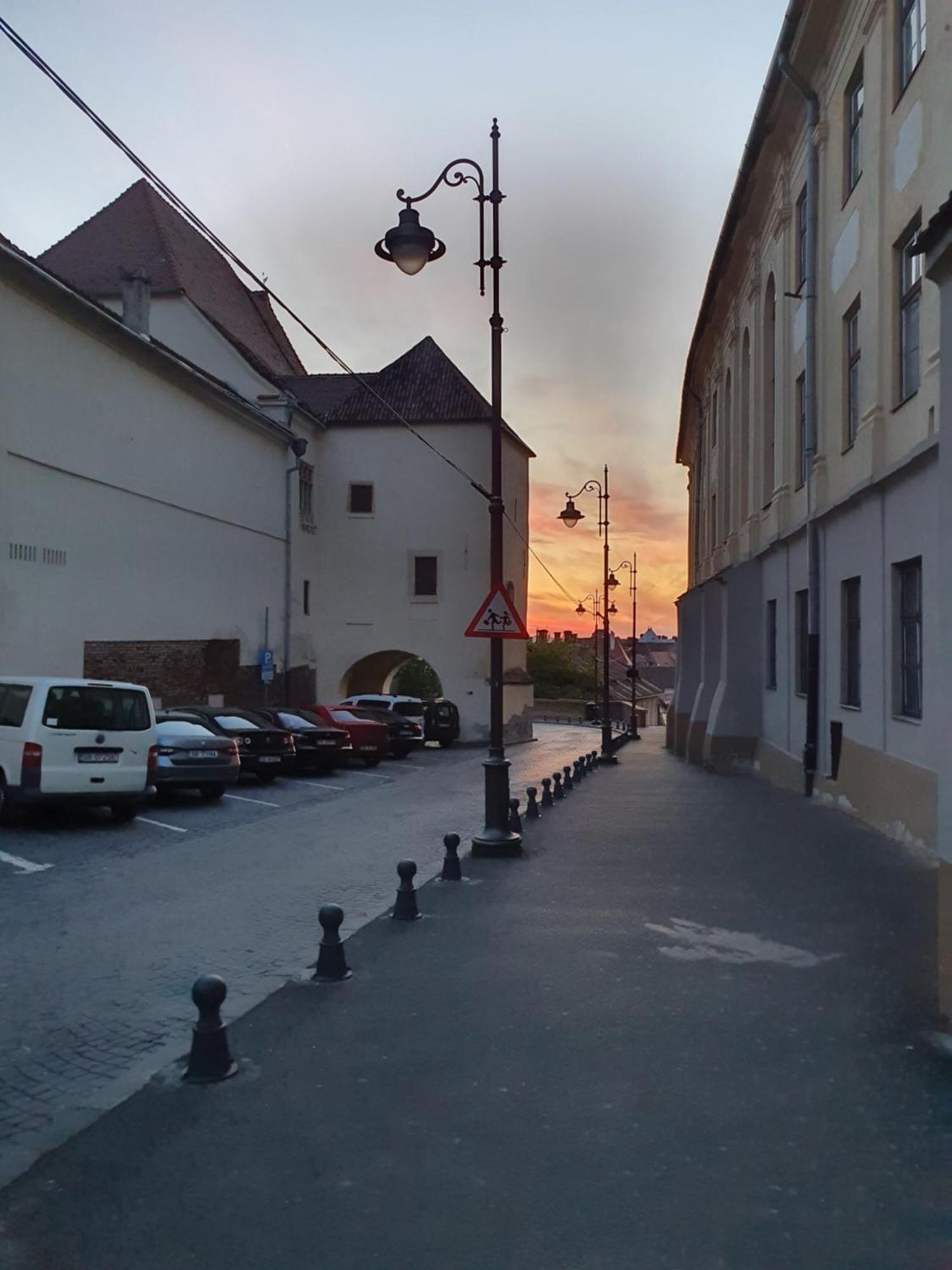 Piazza Grande Apartment Sibiu Esterno foto