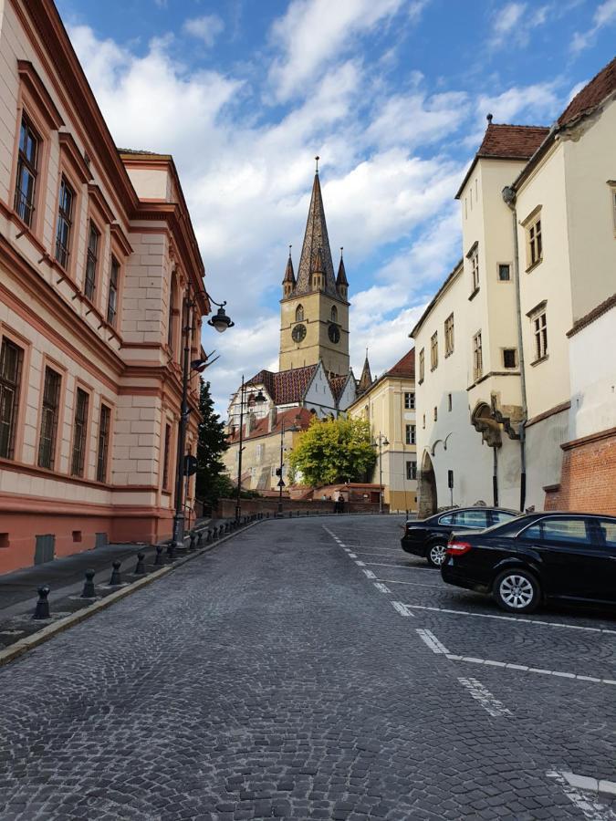 Piazza Grande Apartment Sibiu Esterno foto